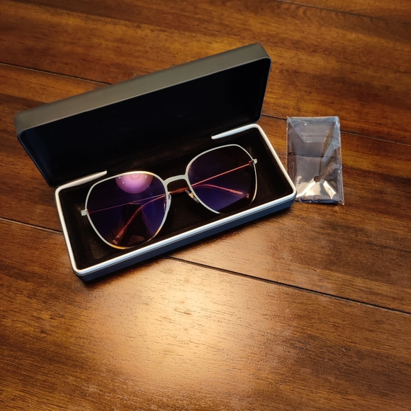 NEW Givenchy Sunglasses 😎 - Picture 2 of 13